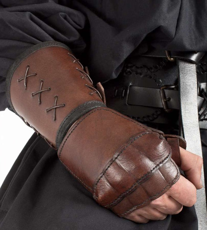 Taisteluhansikas, nahkaa, gauntlet