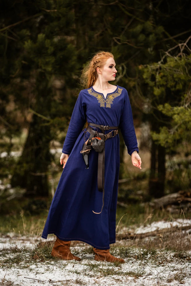 Aslaug-viikinkimekko, kirjailtu sininen mekko