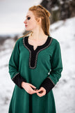 Freya-mekko, käsinkirjailtua puuvillaa